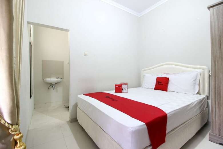 Hotel Reddoorz Plus Near Stie Ykpn