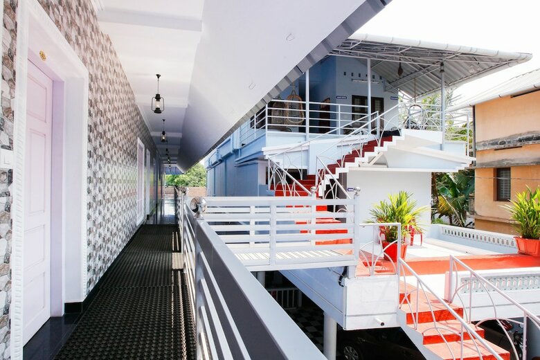 Hotel Oyo 4867 Royal Homes