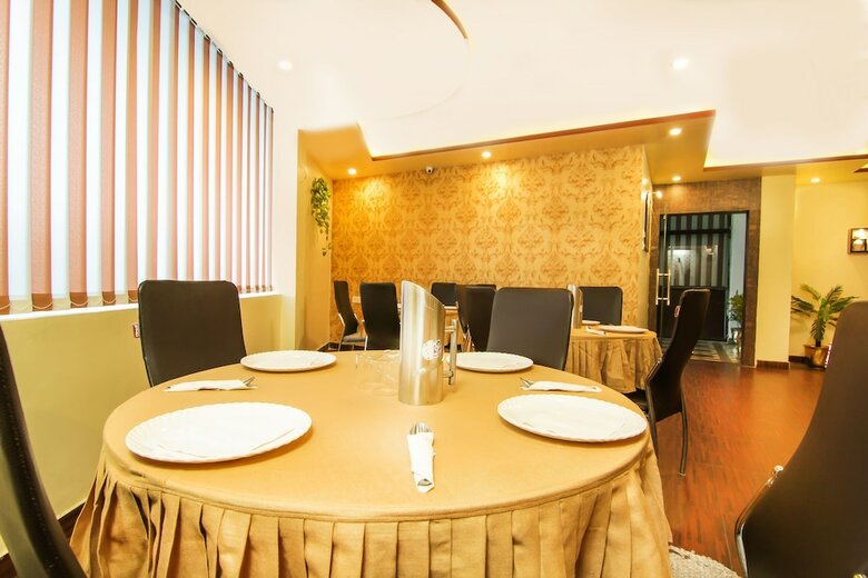 Hotel Oyo 4998 Sara Residency