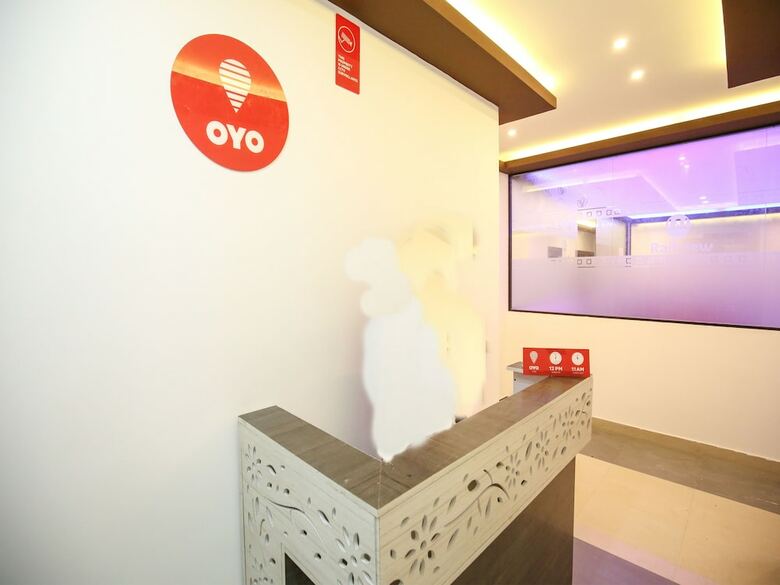 Hotel Oyo 10152 Rail View Residency
