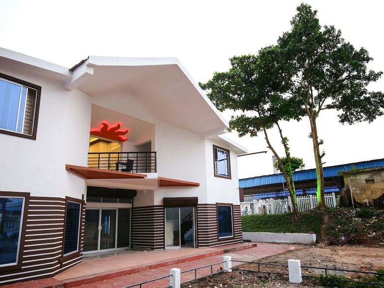 Hotel Oyo 10152 Rail View Residency