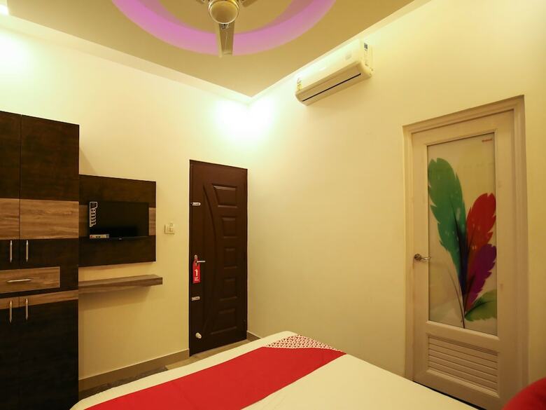 Hotel Oyo 10152 Rail View Residency
