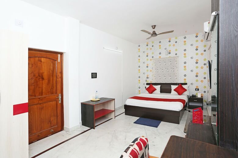 Oyo 6680 Hotel Galaxy International