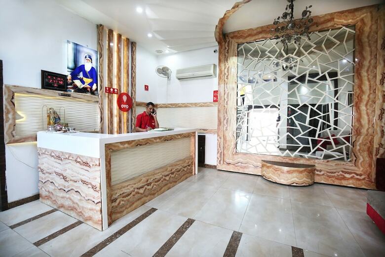 Oyo 1673 Hotel Mm Yellowuds