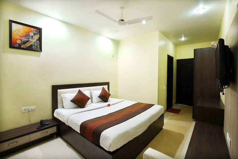 Oyo 1673 Hotel Mm Yellowuds
