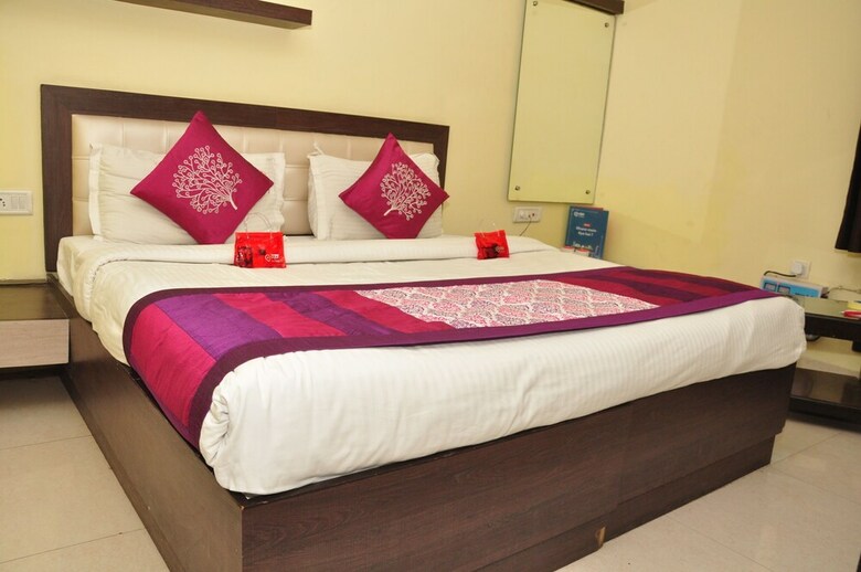 Oyo 1673 Hotel Mm Yellowuds