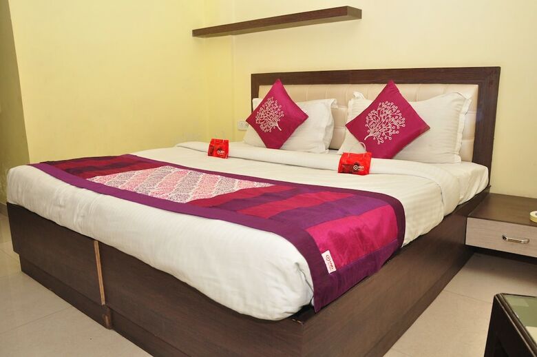 Oyo 1673 Hotel Mm Yellowuds