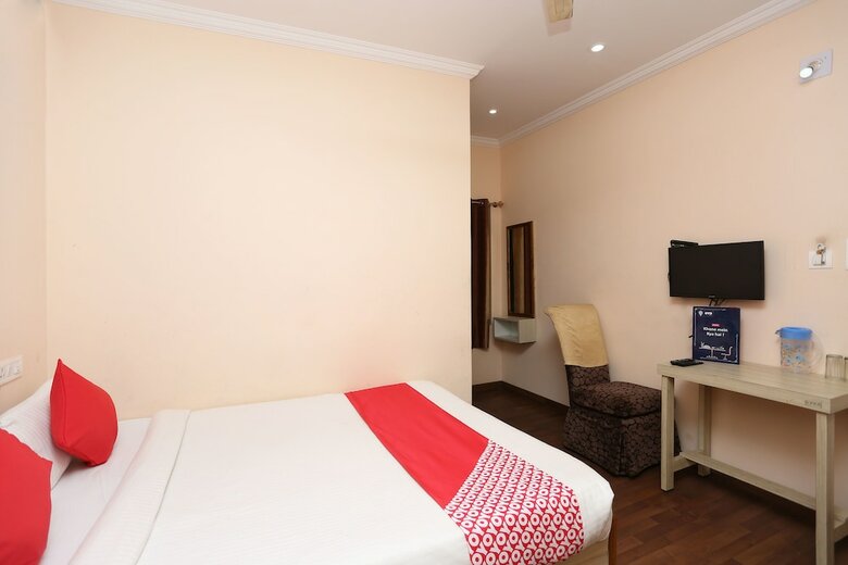 Hotel Oyo 8346 Lazystays