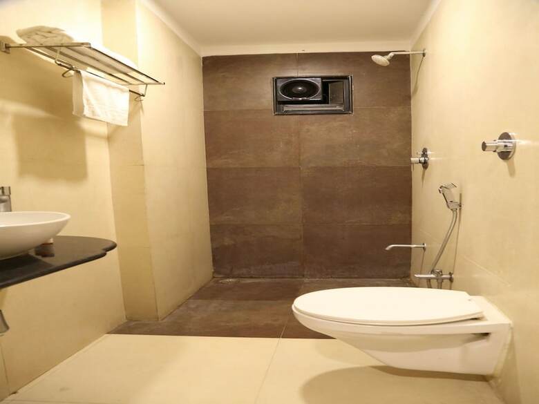 Oyo 9953 Hotel Alankar