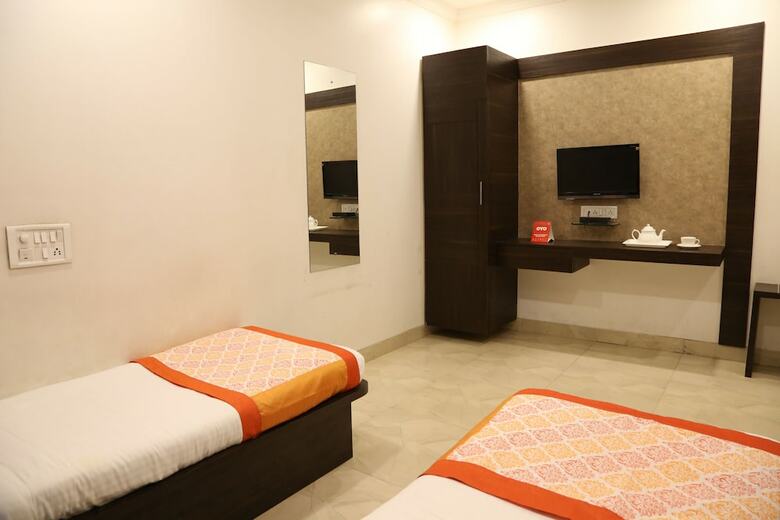 Oyo 9953 Hotel Alankar