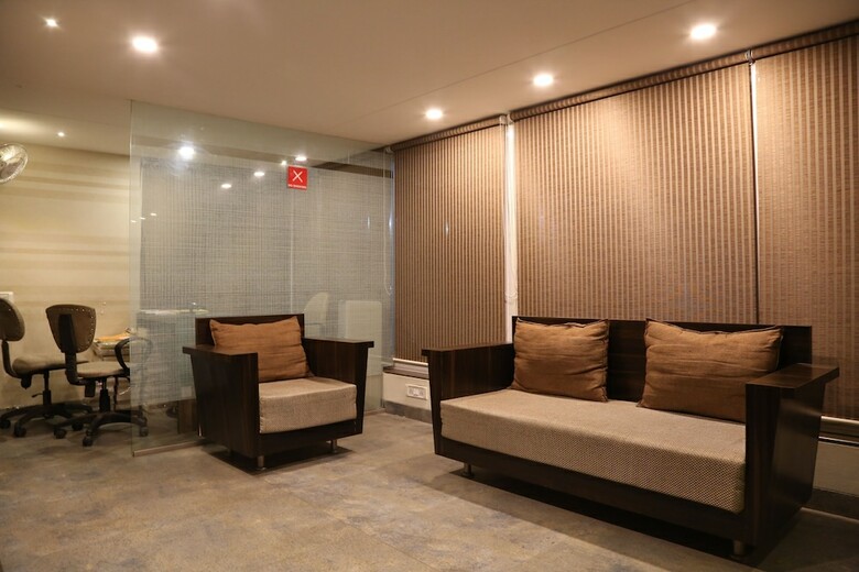 Oyo 9953 Hotel Alankar