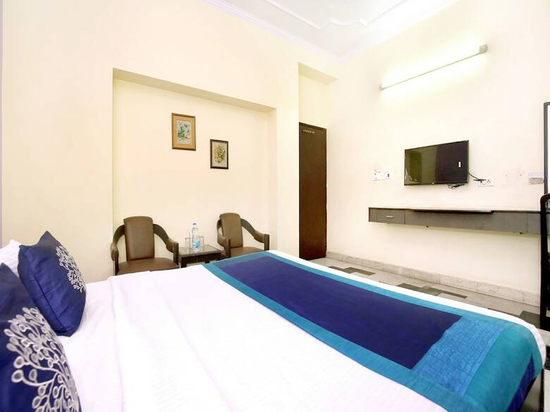 Oyo 10111 Hotel Roopa International