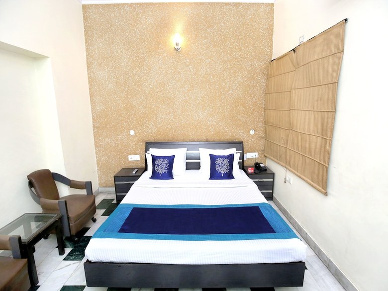 Oyo 10111 Hotel Roopa International