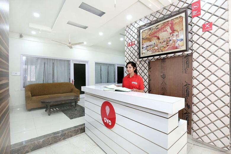 Oyo 10376 Hotel Golden Inn