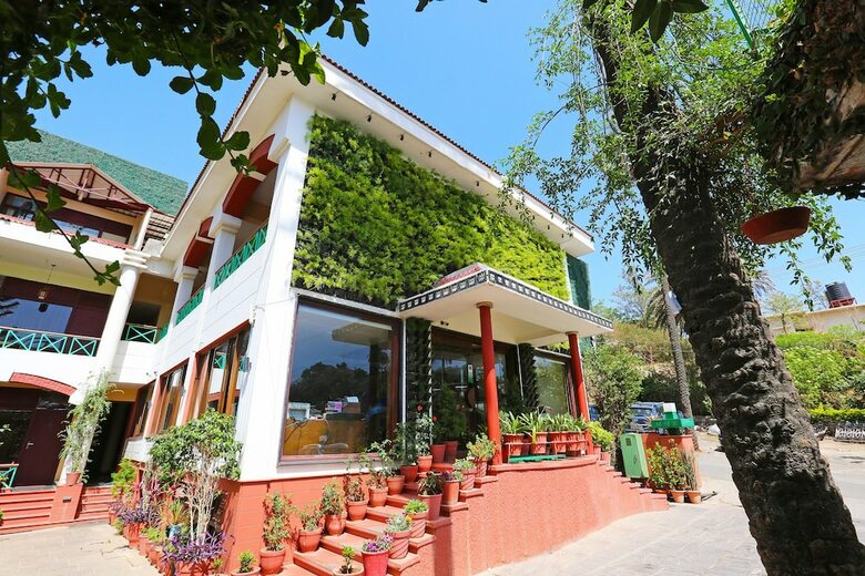 Oyo 8600 Hotel Deepali Executive