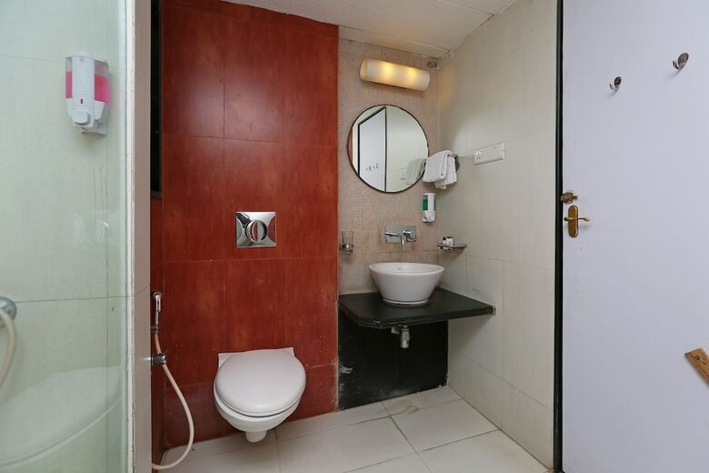 Oyo 8600 Hotel Deepali Executive