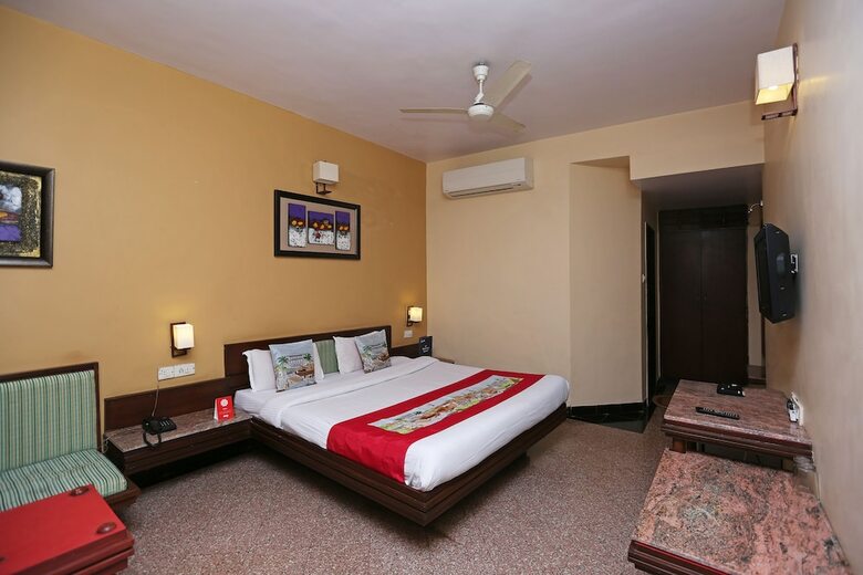 Oyo 8600 Hotel Deepali Executive