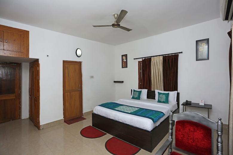 Hotel Oyo 4110 Near Apollo Hospital