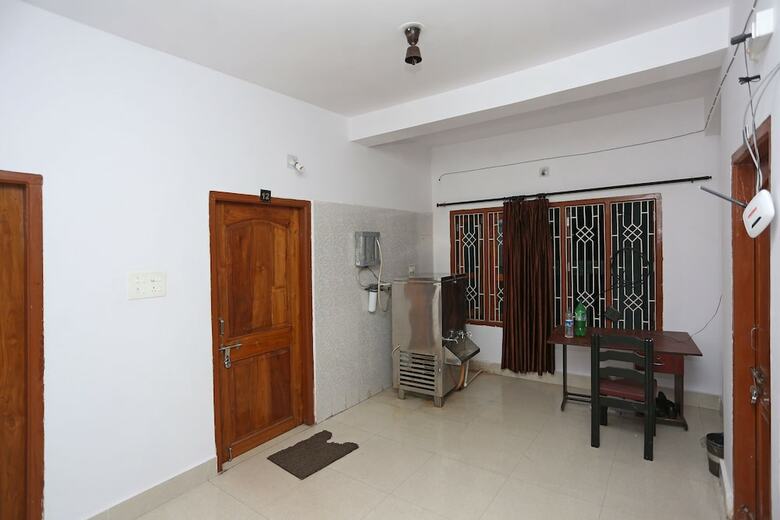 Hotel Oyo 4110 Near Apollo Hospital
