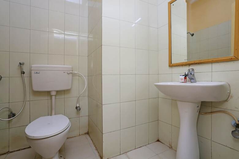 Oyo 4230 Hotel Richi Regency 1