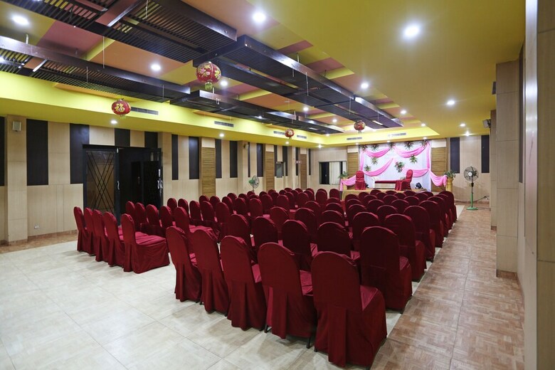Oyo 4230 Hotel Richi Regency 1
