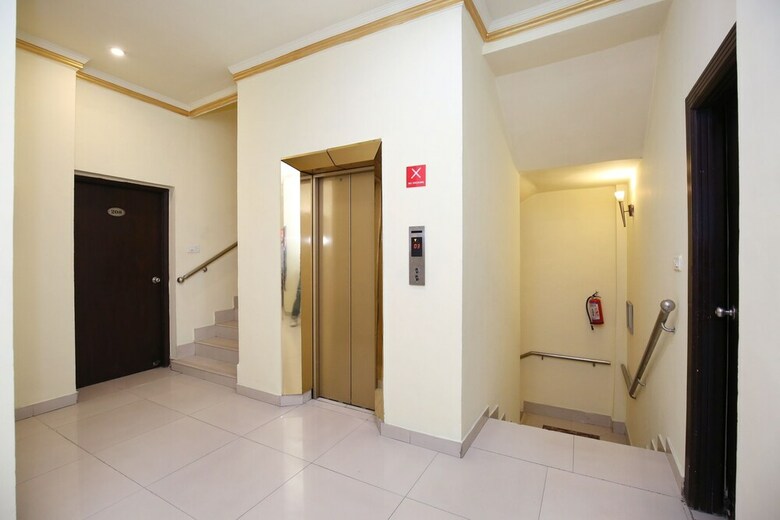 Oyo 9736 Hotel Downtown Suites