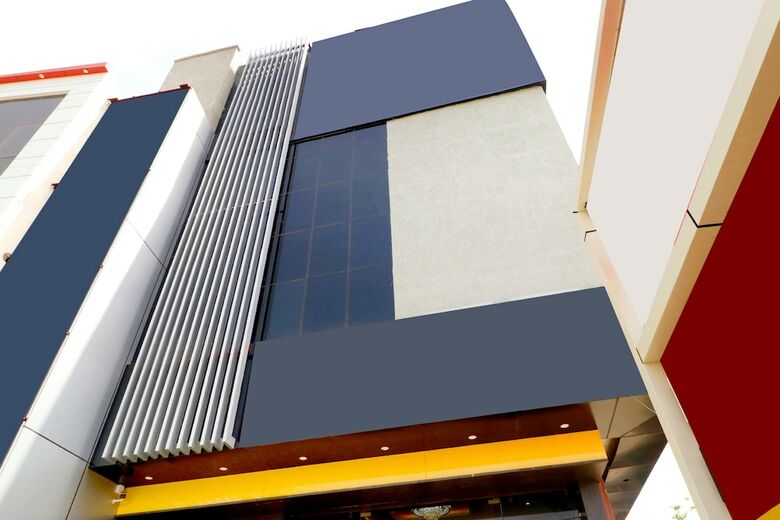 Oyo 3131 Hotel Br Inn
