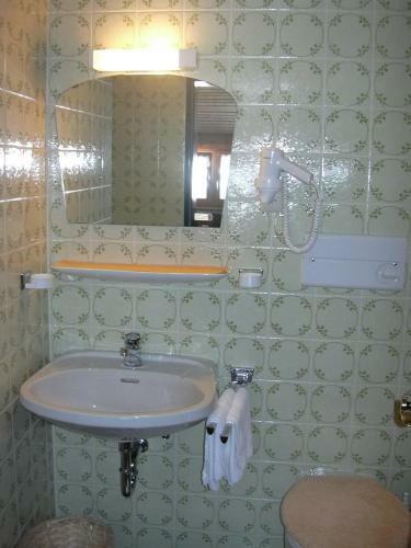Hostal Pension Herzogh�usel
