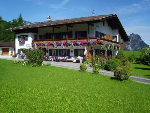 Hostal Pension Herzogh�usel