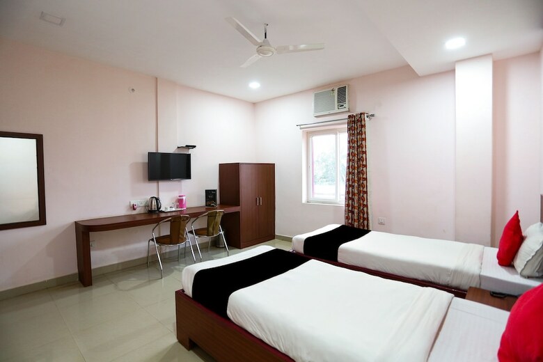 Oyo 10271 Hotel Guest Inn