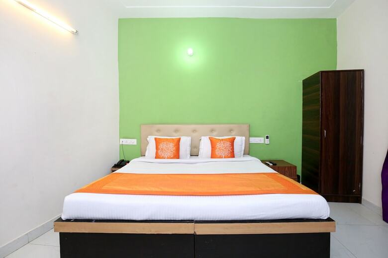 Hotel Oyo 5785 Silver One