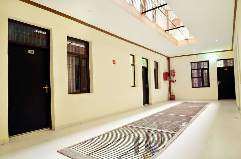 Hotel Oyo 5785 Silver One