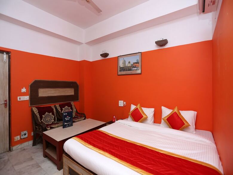 Oyo 9044 Hotel Yatrik