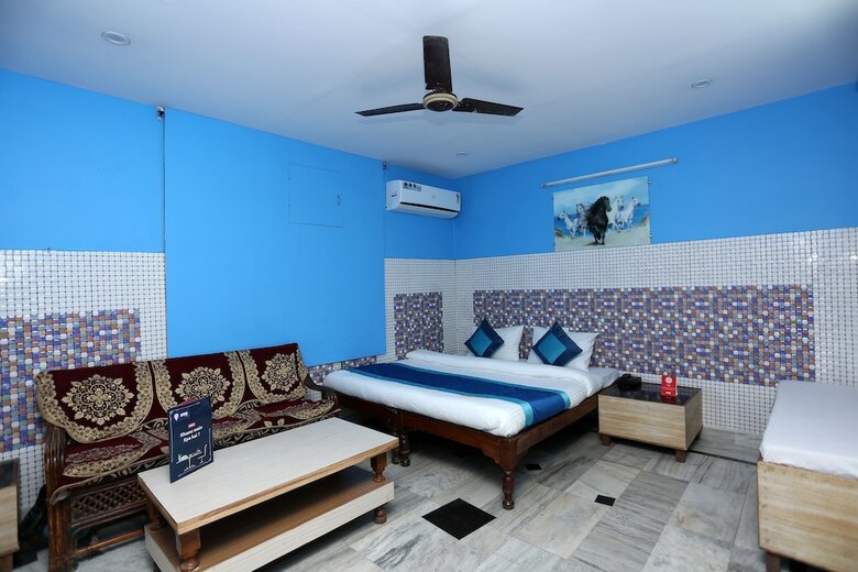 Oyo 9044 Hotel Yatrik