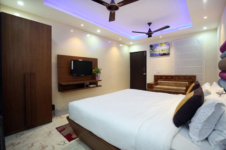 Oyo 4727 Hotel Sangam Pacific