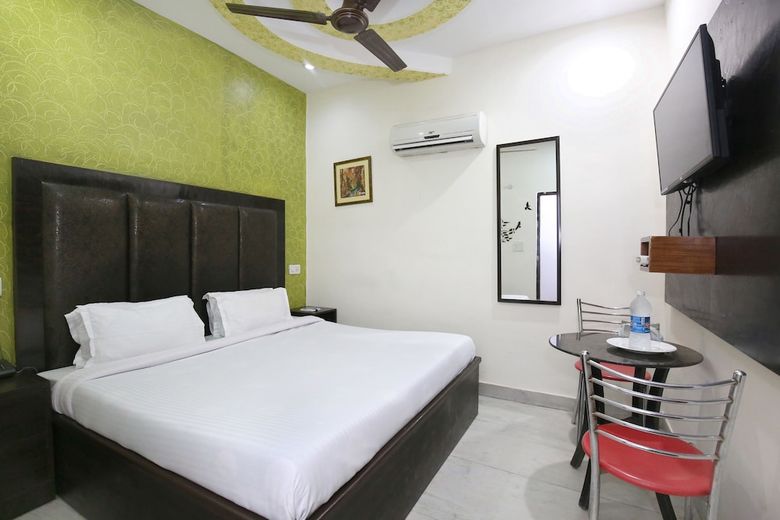 Oyo 4727 Hotel Sangam Pacific
