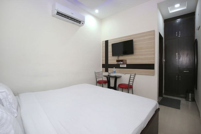Oyo 4727 Hotel Sangam Pacific