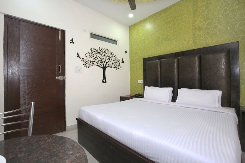 Oyo 4727 Hotel Sangam Pacific