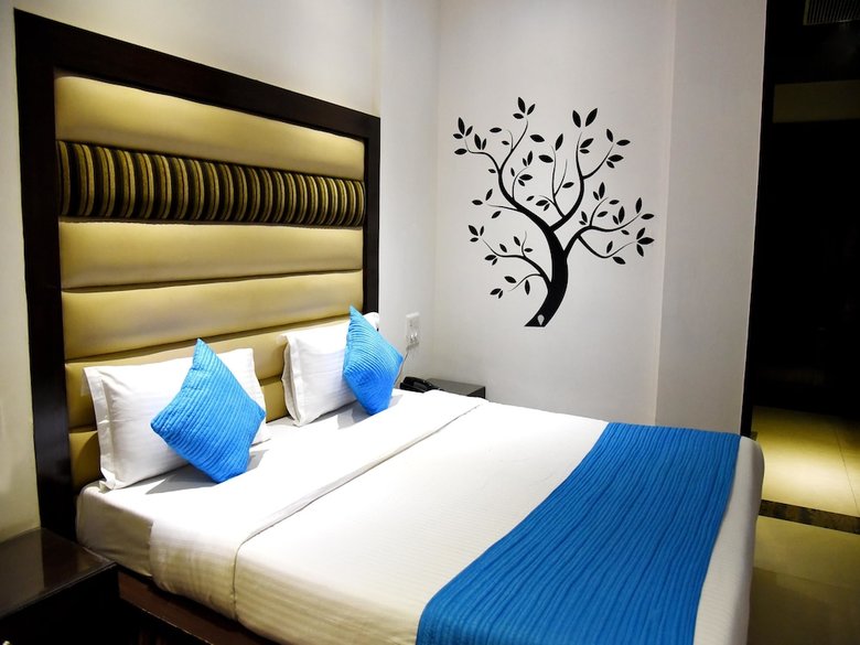 Oyo 3537 Hotel Landmark