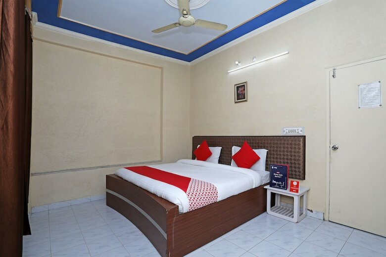 Hotel Oyo 10444 Vasundhra Inn