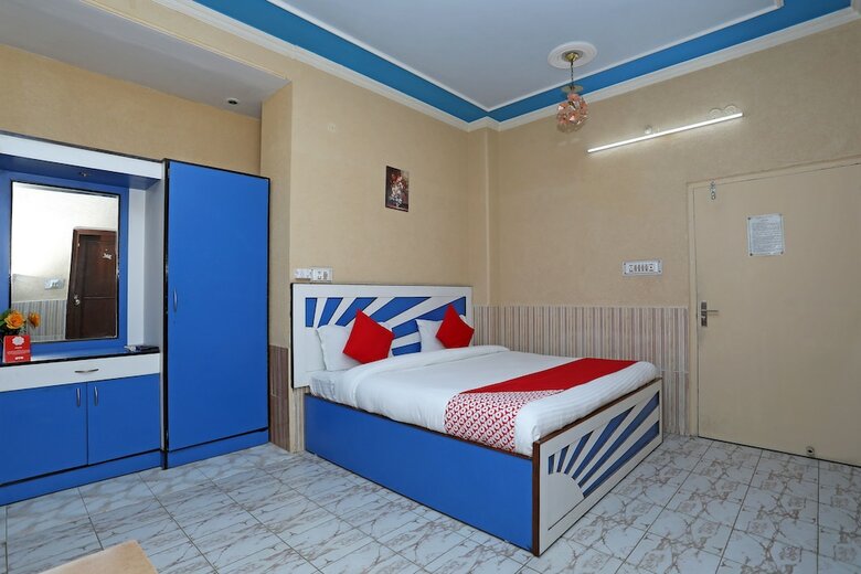 Hotel Oyo 10444 Vasundhra Inn