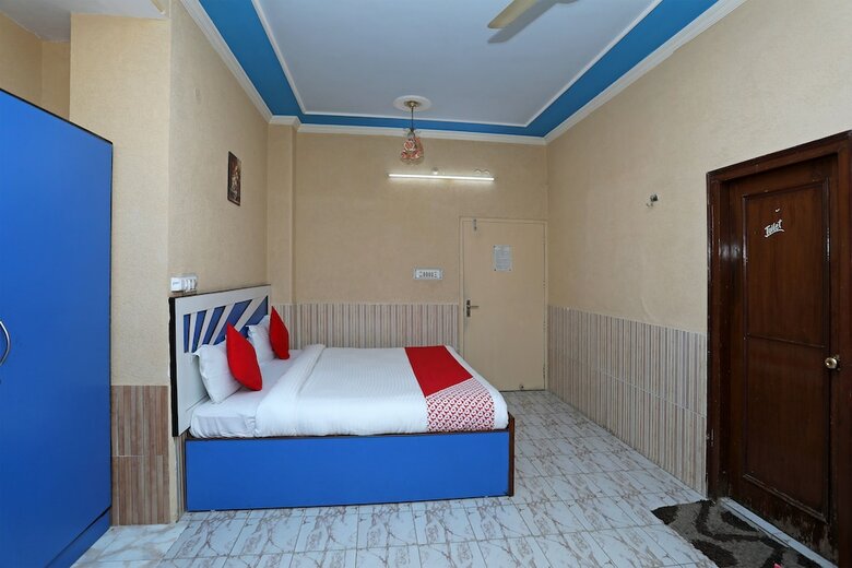 Hotel Oyo 10444 Vasundhra Inn