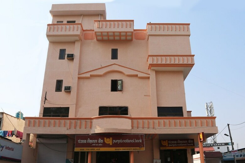 Hotel Oyo 10444 Vasundhra Inn