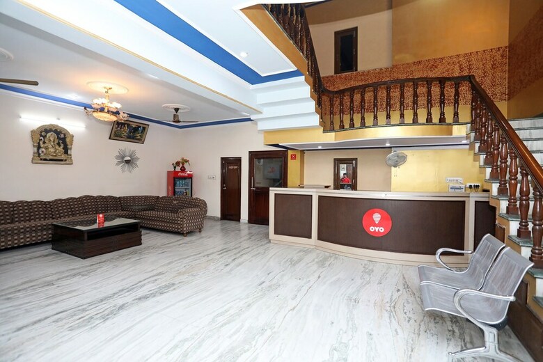 Hotel Oyo 10444 Vasundhra Inn