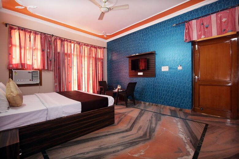 Hotel Oyo 4891 Palm House