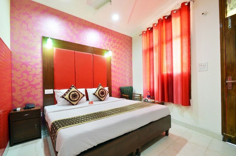 Hotel Oyo 8278 Supremo