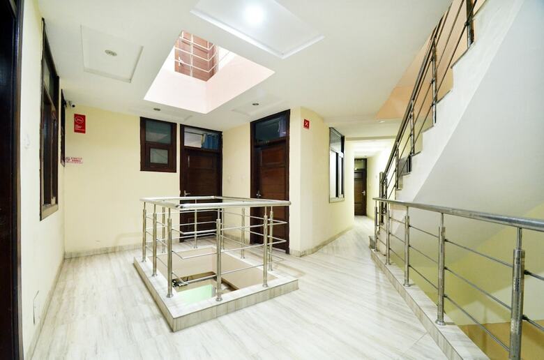 Hotel Oyo 8278 Supremo