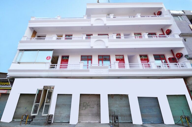 Hotel Oyo 8278 Supremo
