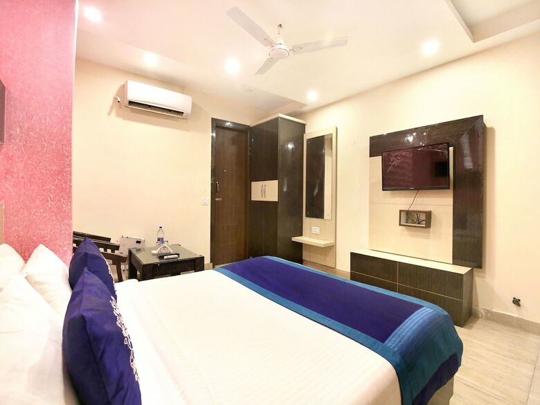 Hotel Oyo 9634 Sector 42