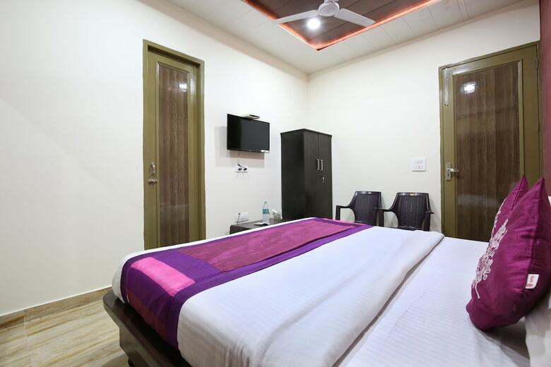 Hotel Oyo 9254 The Platinum